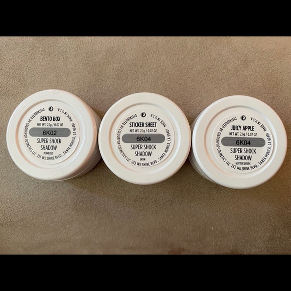 Colourpop x hello kitty trio eye shadow - Picture 6 of 6